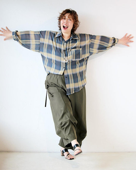 シアー素材で女性らしさをさりげなく演出♪リラックスカジュアル