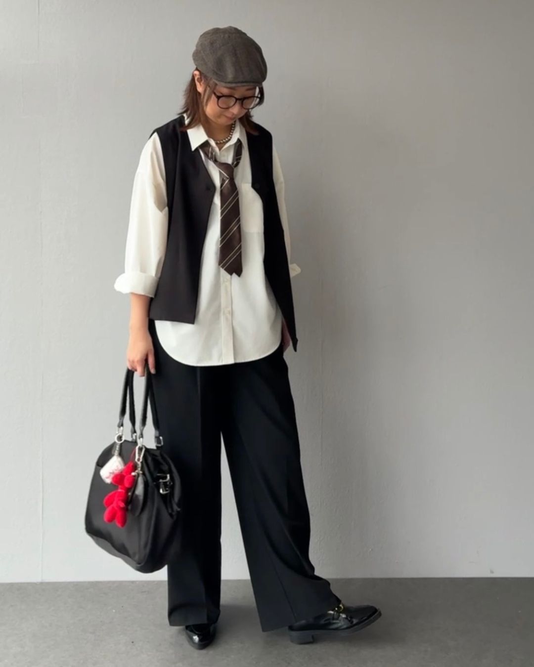 シャツ1枚より断然おしゃれ!大人の余裕を感じさせるジレの魔法