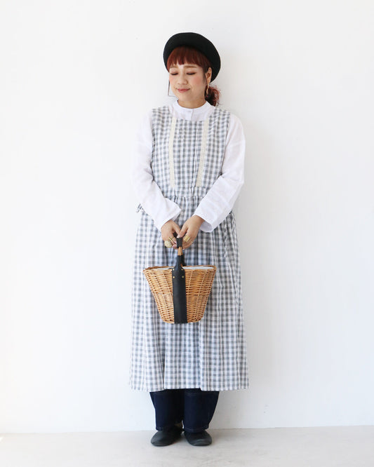 お出かけにも日常にも寄り添う、やわらかな秋冬スタイル。