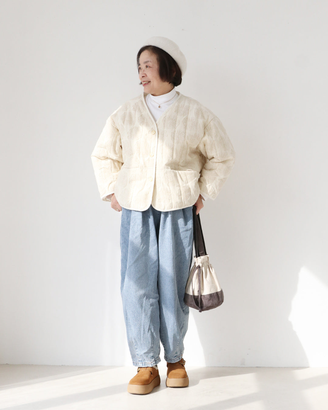 ふんわりシルエットで優しく、大人のリラックスカジュアル