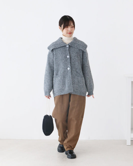 やわらかなアースカラーコーデ