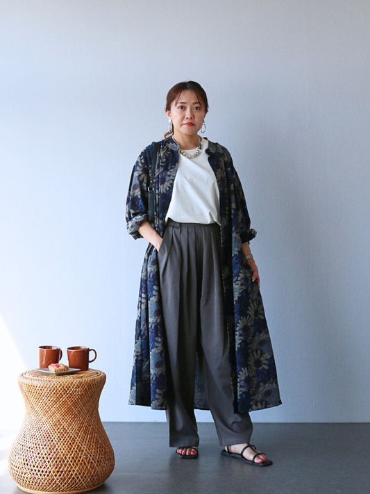 花柄で作る大人のリラックス&シックコーデ
