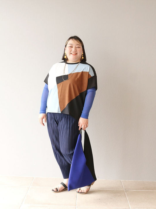 気品漂うネイビーの魔法♪ 知的な大人のワントーン・カジュアル