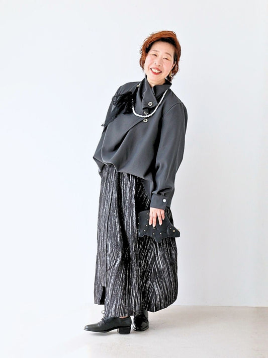 品格モードで魅せる、洗練ブラックセレモニー