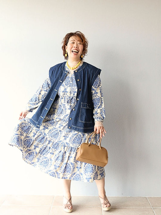 春風に舞う青の調べ♪ デニムベストで楽しむ大人カジュアル
