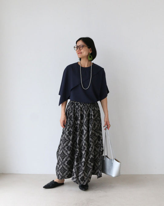 柄を楽しむ、大人の軽やかスタイル