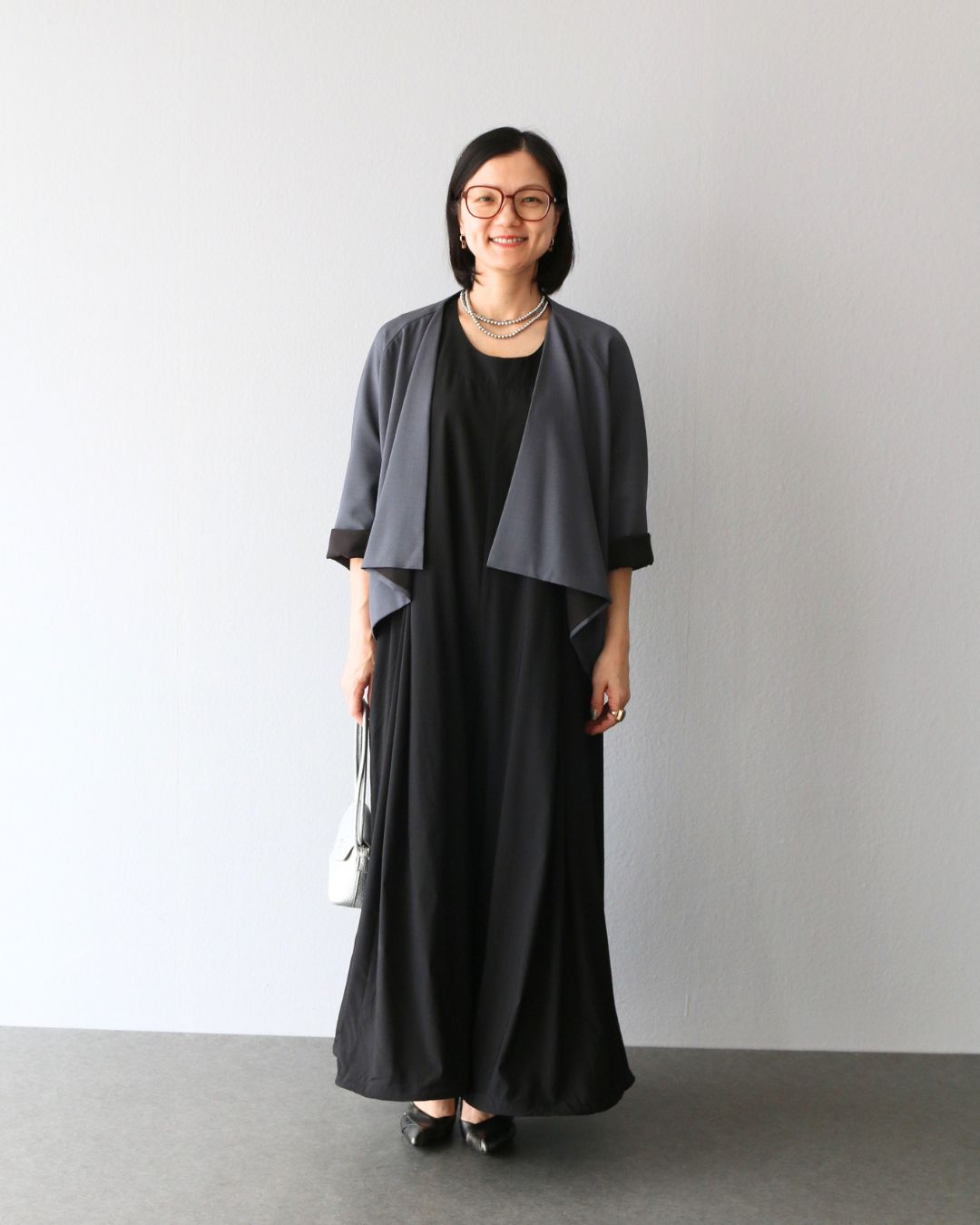 小柄さんもバランスよく。重心UPで楽しむ大人のモノトーン