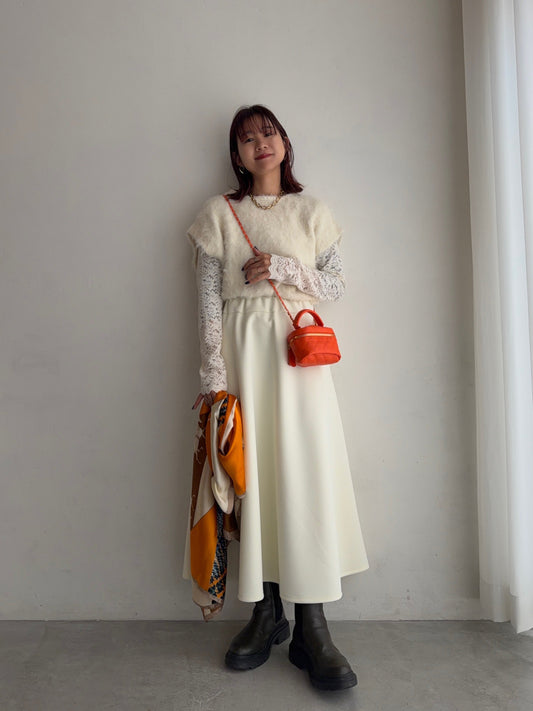 春待ちホワイトコーデ