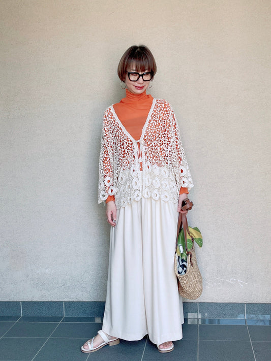 カラーを活かしたレイヤードコーデ