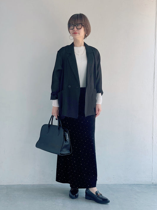 異素材を楽しむモノトーンコーデ