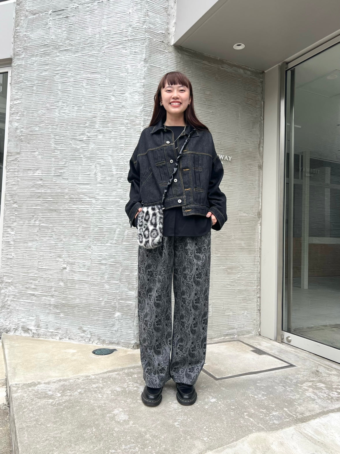 「着回し自在×華やぎ」今っぽく決まる大人のデニムスタイル