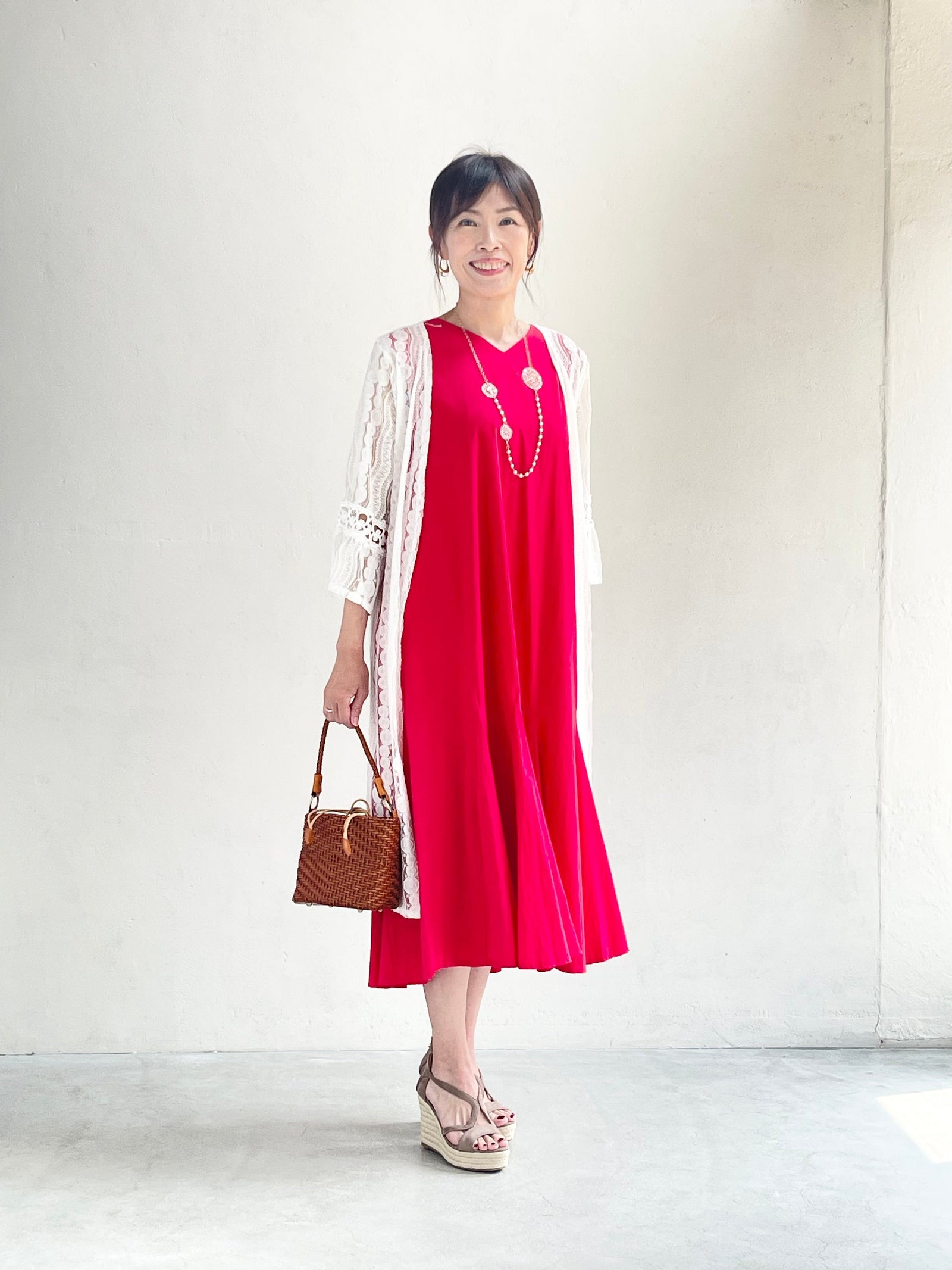 コーデ次第で七変化!遊べる夏のカラーワンピース