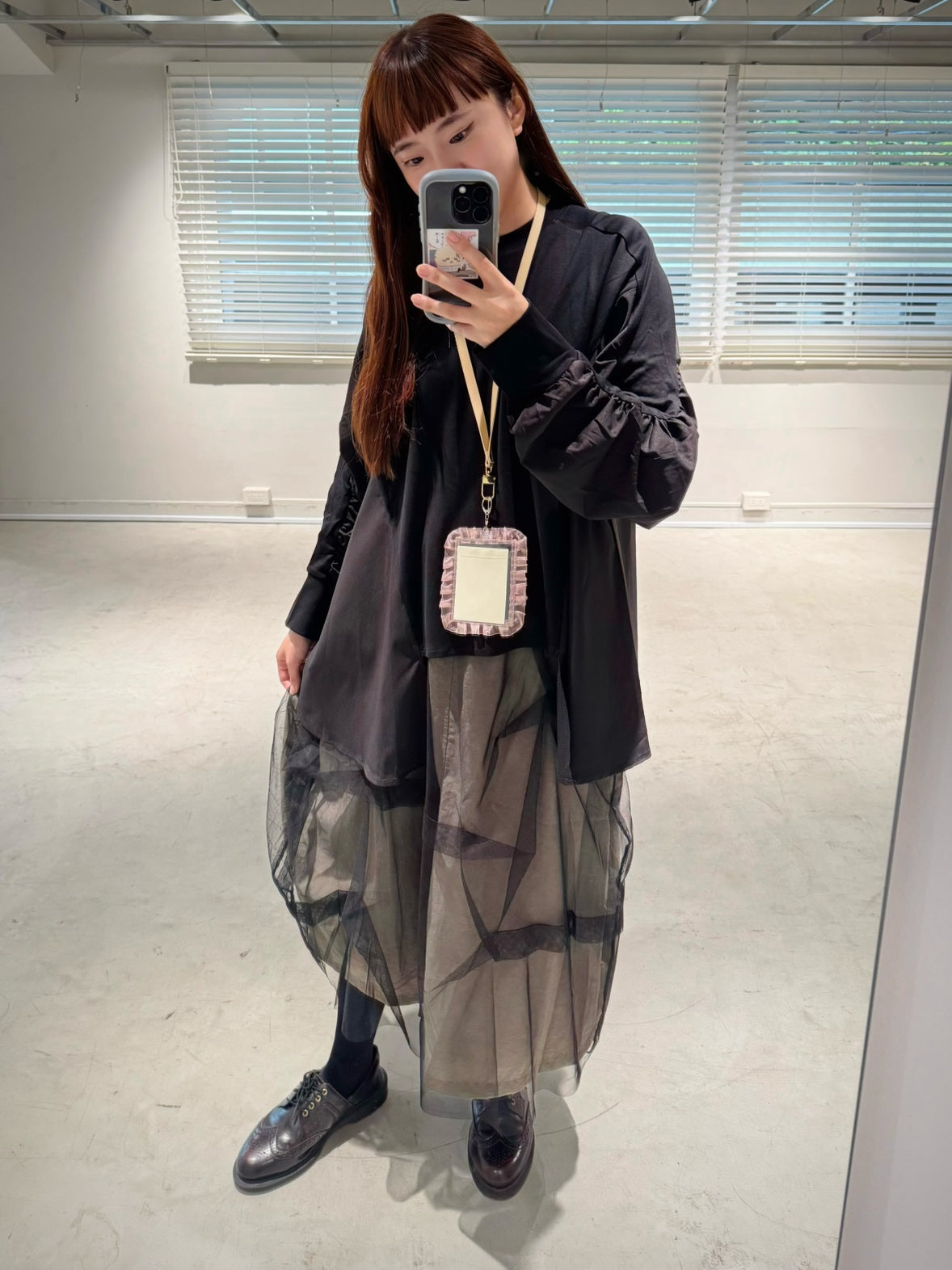 立体シルエットで魅せる、一癖モード。