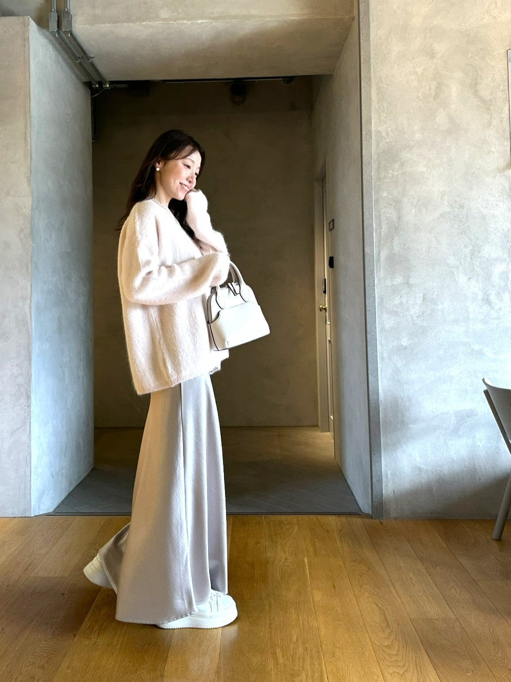 淡ピンクでまとう、やさしさ溢れる冬の淡色コーデ