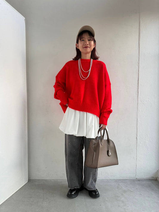 赤ニットが主役の冬映えコーデ