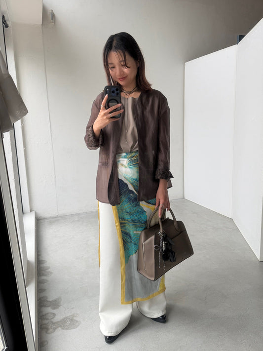 大人の余裕に、ひとさじのエッジを効かせて