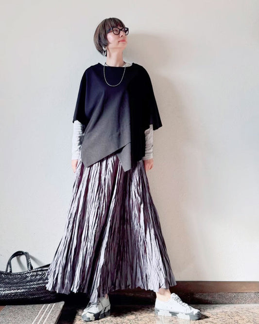 さりげない個性を添えるトップスコーデ