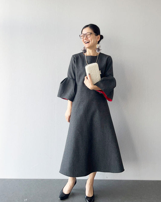 特別な日を彩るフレアワンピースコーデ