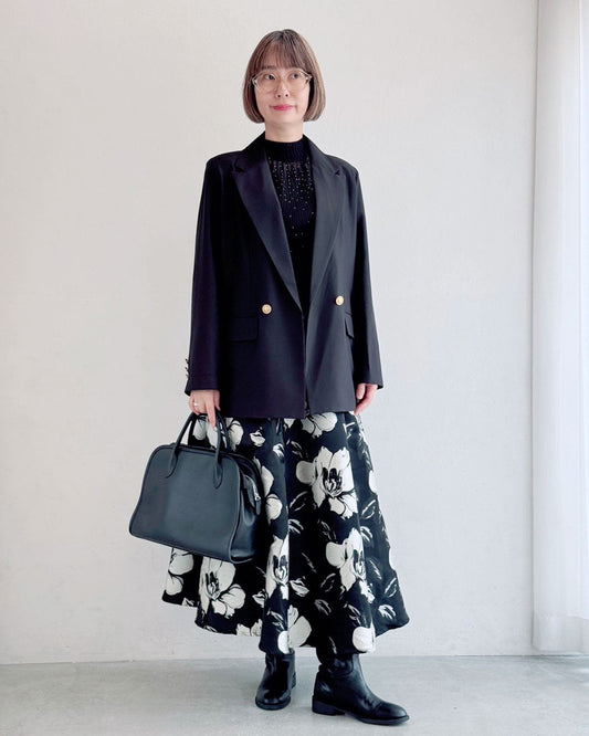 一枚でシーンを選ばないジャケットコーデ