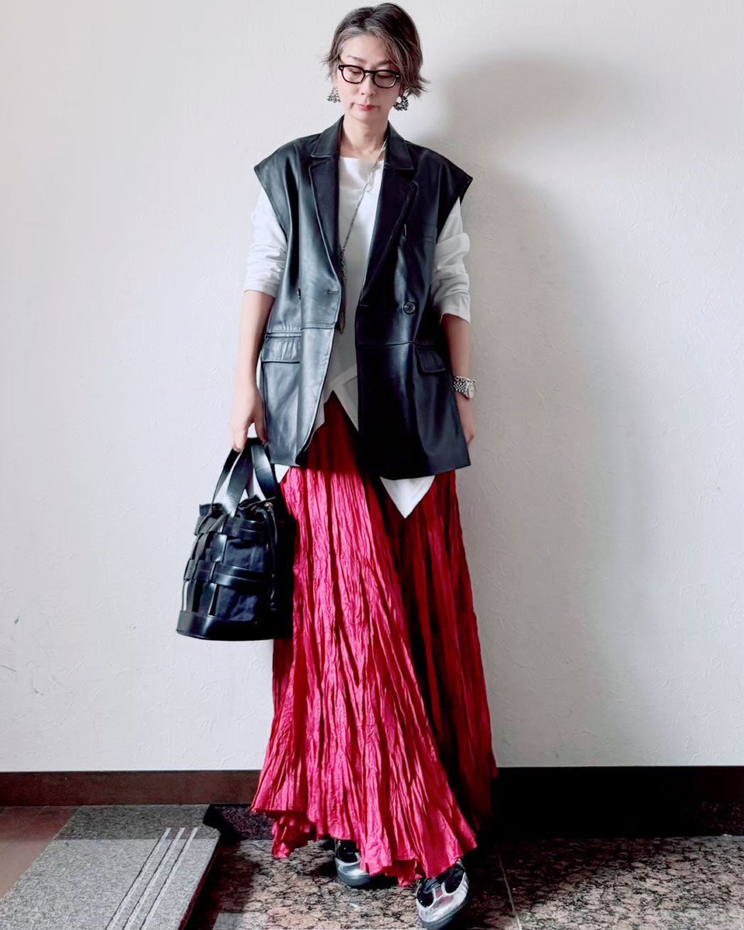 表情を楽しむランダムプリーツスカートコーデ