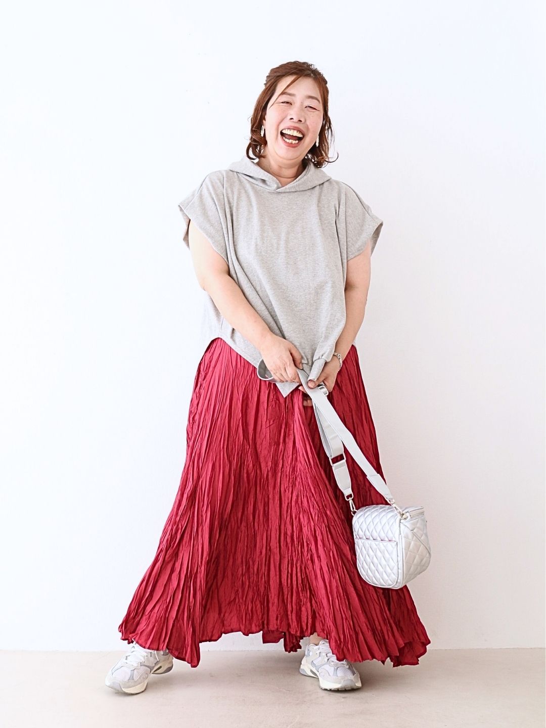 カジュアルに魅せる華やぎリラックスコーデ