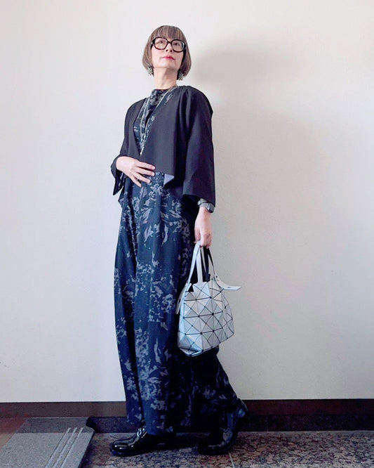 軽やかに整う、大人の羽織りコーデ