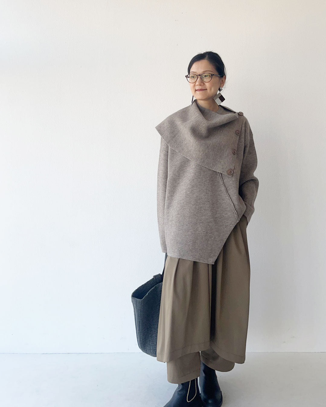 まろやかな優しいニットコーデ