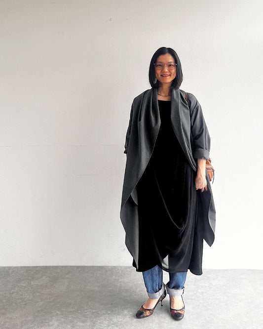 ドレープを味方に!小柄な私に自信をくれる、大人の「包容力」レイヤリング