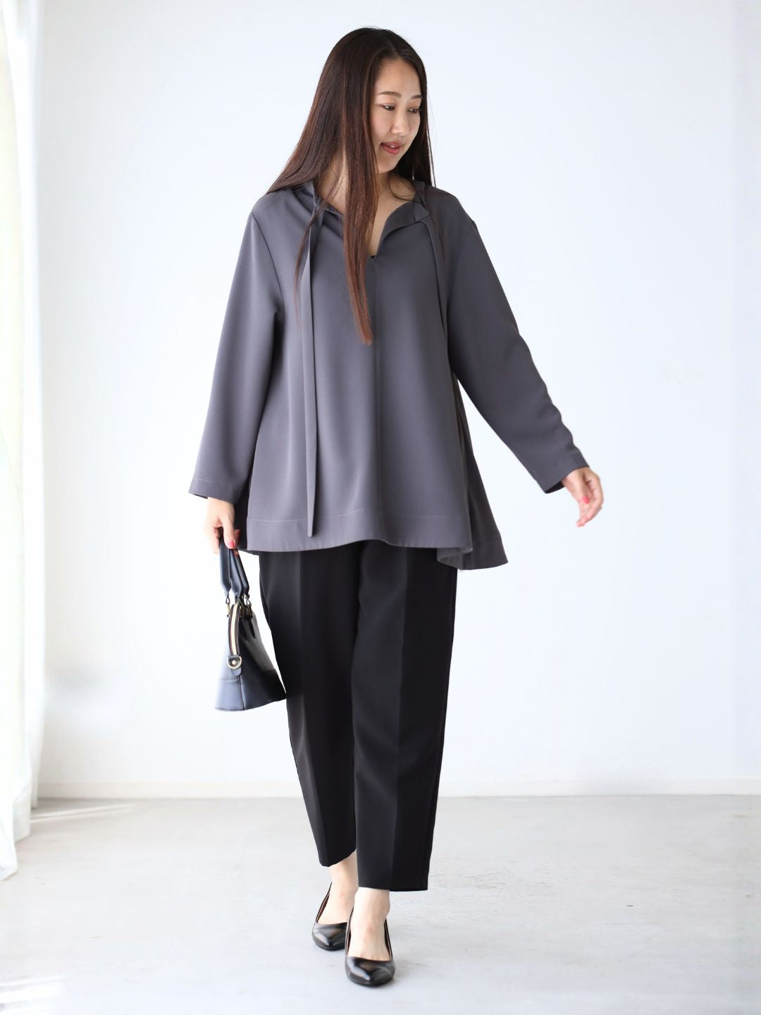 体型カバーと楽ちんさを叶える、キレイめカジュアル