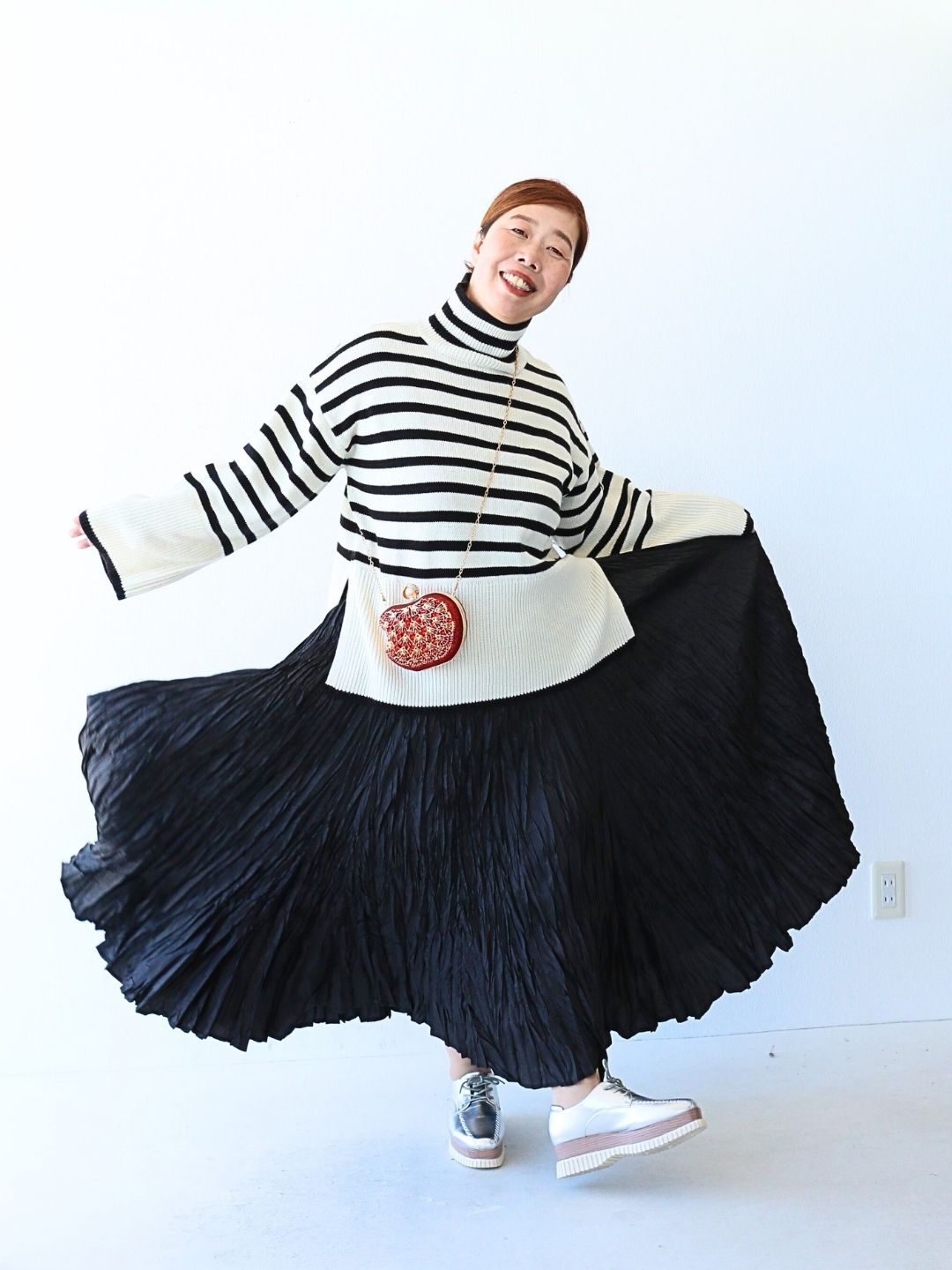 ボーダー×プリーツで自由に弾ける!“ごきげんスニーカーDAY”