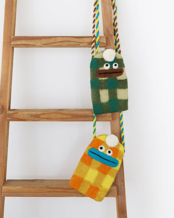 心まで温まる遊び心ポシェット