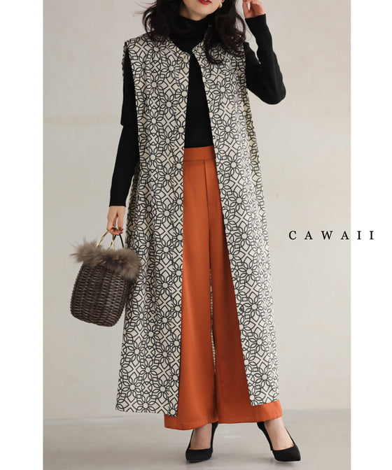 高身長さんにもオススメ。美しさ連なる華紋様のロングジレベスト