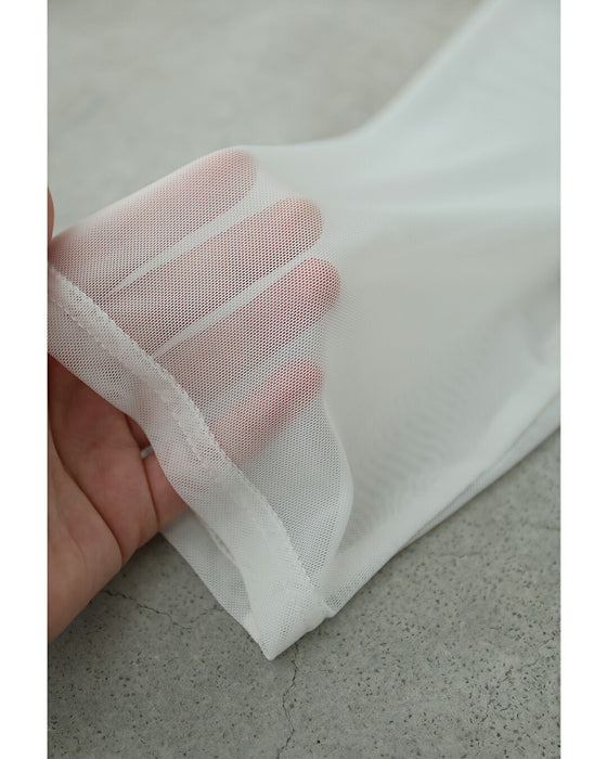 エレガントに決まる 大人のロゴTシャツ