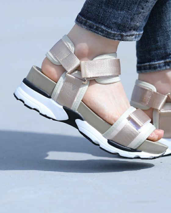 2万歩歩ける 上品厚底コンフォートサンダル(ブラック・ベージュ)