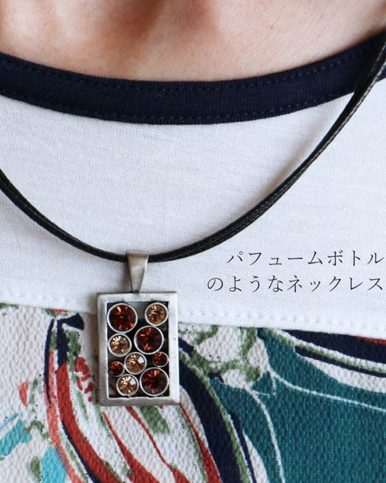 パフュームボトルのようなネックレス『レッド』