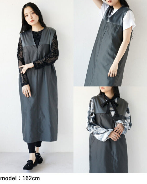 A shiny jumper skirt with a fashionable two-tone design