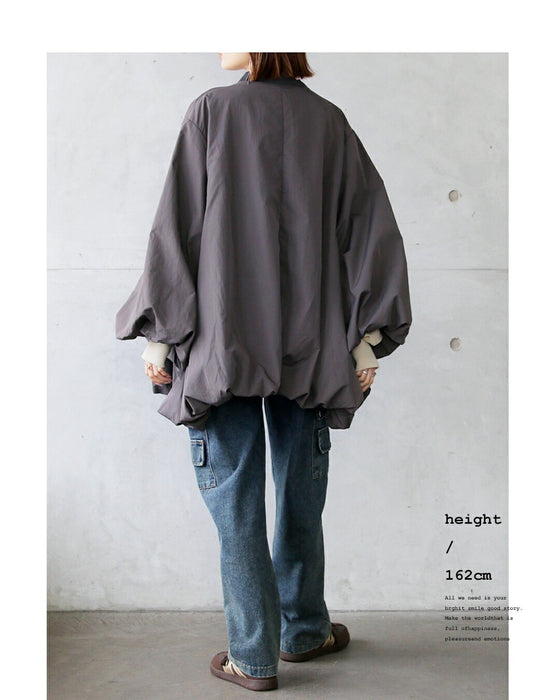 羽織るだけで“おしゃれ上級者”軽やか“バルーンアウター”
