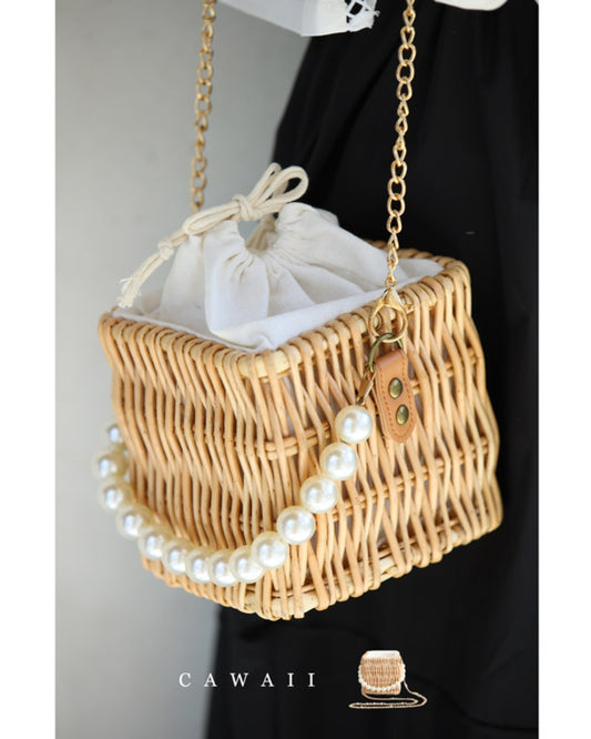 パールハンドルのスクエアかごバッグ