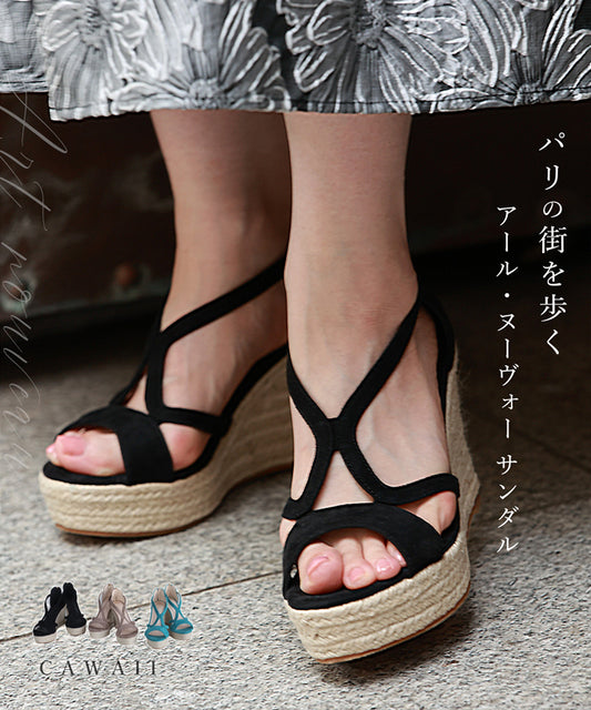 パリの街を歩く アールヌーヴォー サンダル