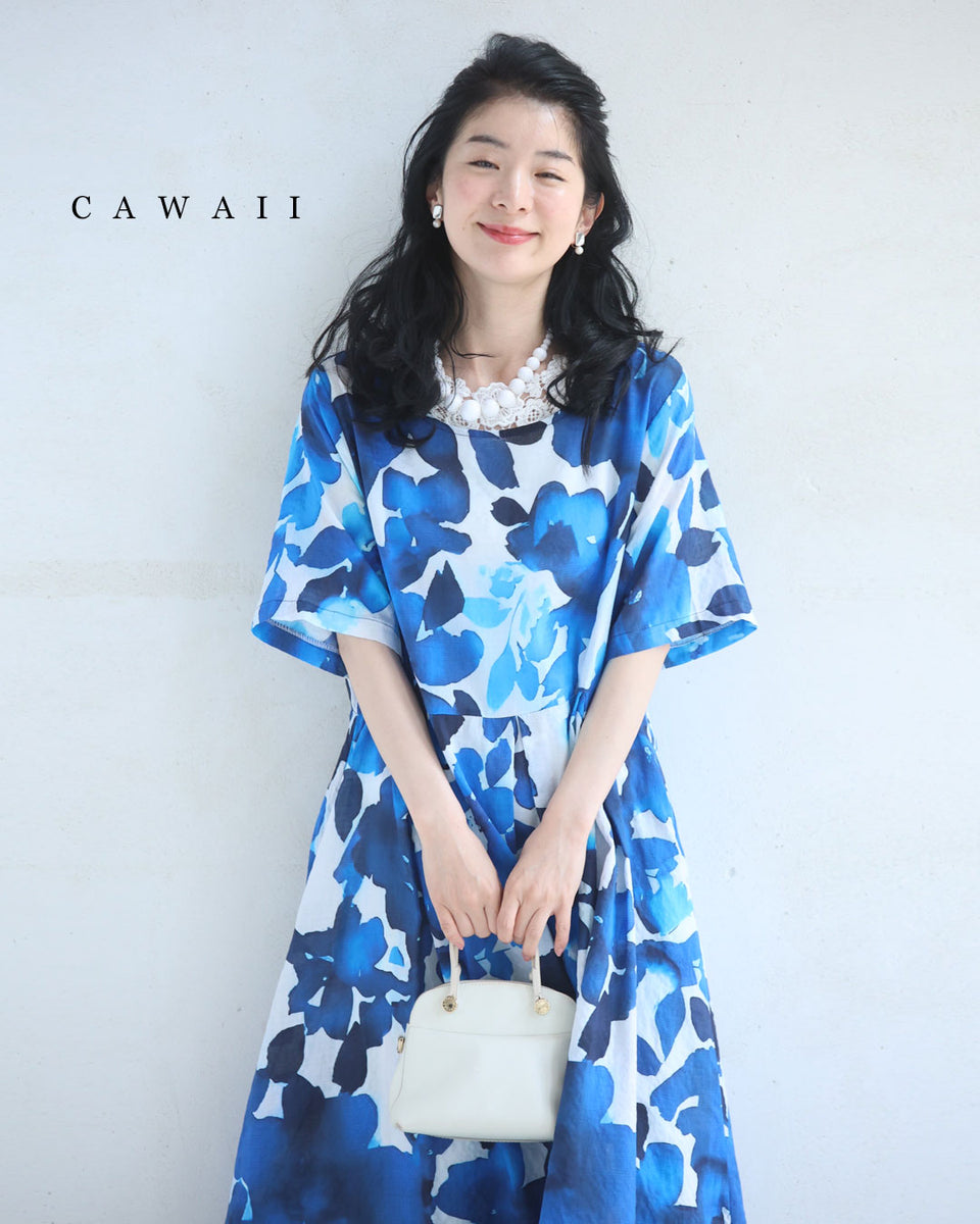 さらり涼しい青い花咲くAラインミディアムワンピース – ONE