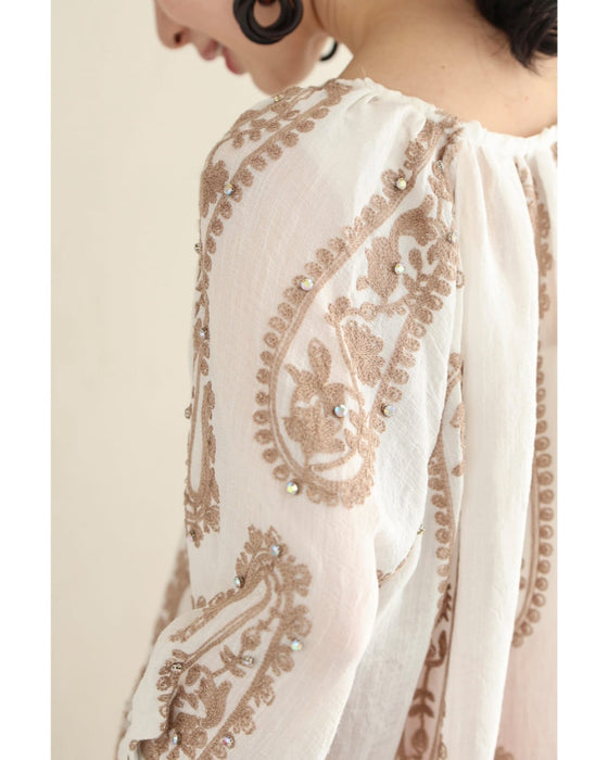 ビジュー散りばめたペイズリー刺繍ブラウスとスカートの2点セット【set】