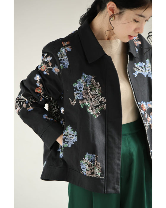 スパンコール煌めくシノワズリな花柄ジャケット