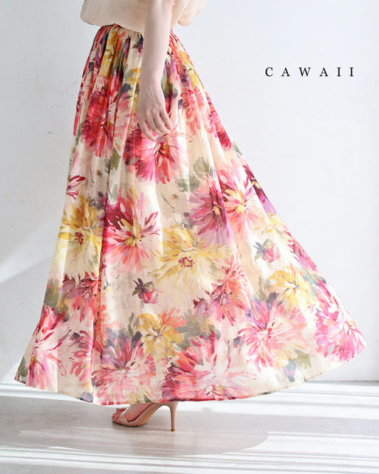 鮮やかな花揺らめく彩花ロングスカート