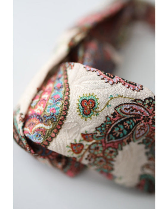 いつもの下ろし髪に。スカーフ柄ツイストヘアバンド