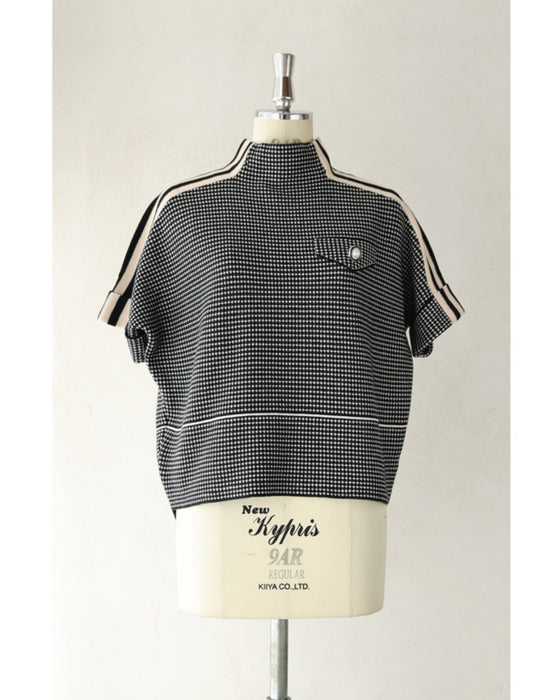 肩に流れるラインの柄ニットプルオーバートップス