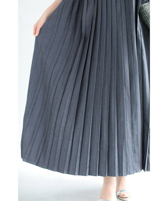 長さ調節可能。プリーツ流れるサスペンダーロングワンピース