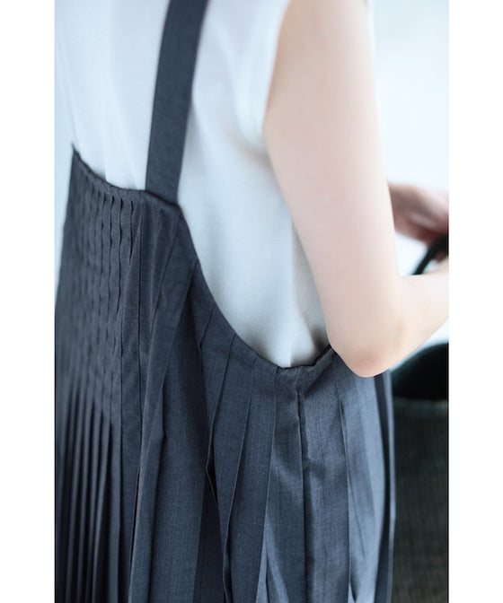 長さ調節可能。プリーツ流れるサスペンダーロングワンピース