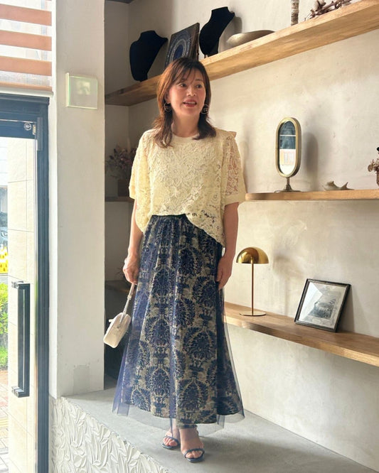 シアー＆レースで作る、上品華やかシックコーデ