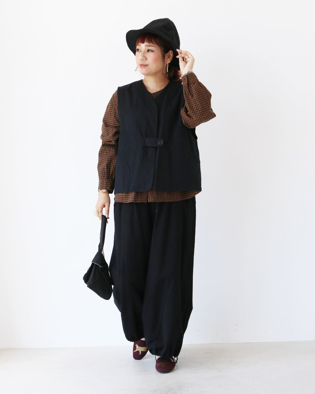 ブラウン×ブラックのシックな秋スタイル