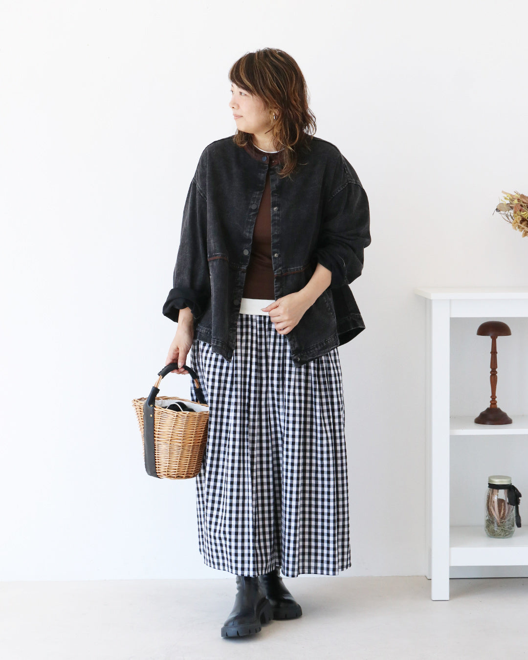 ブラック×チェックの大人ナチュラルコーデ